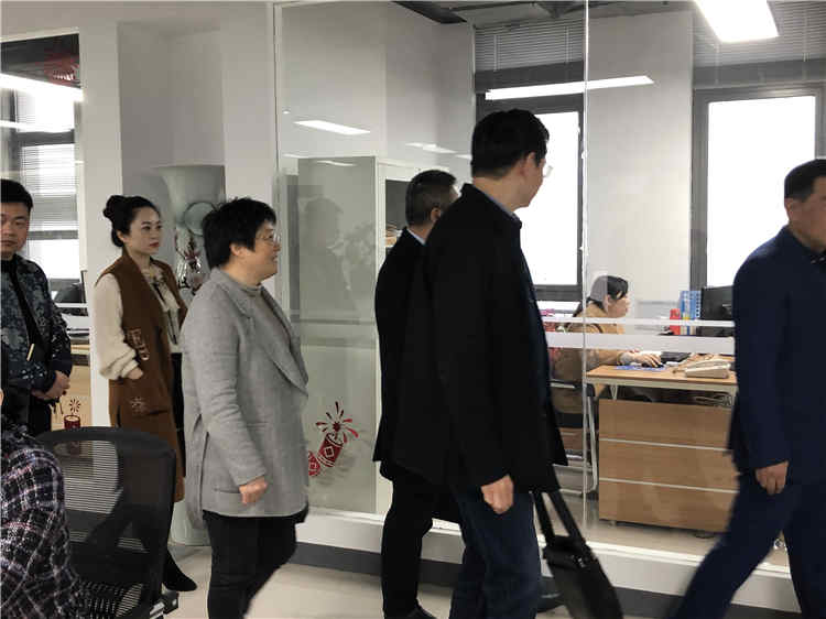 南通開發區電信局領導蒞臨我公司參觀考察